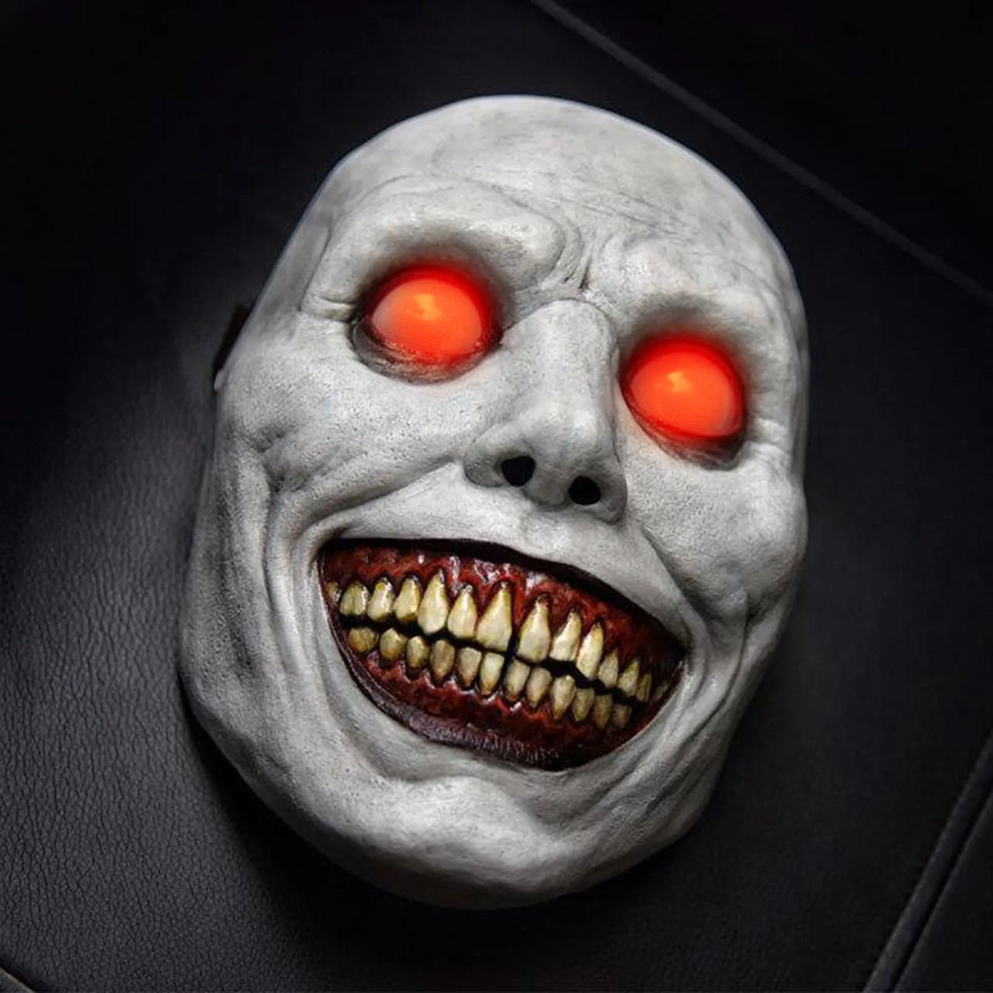 2021 Exorcist Demon Mask – Pure Horror in Every Detail!"
Unleash your inner demon with the 2021 Exorcist Horror Smile Mask – a terrifying mask that will send chills down your spine! Featuring a twisted, green face, white