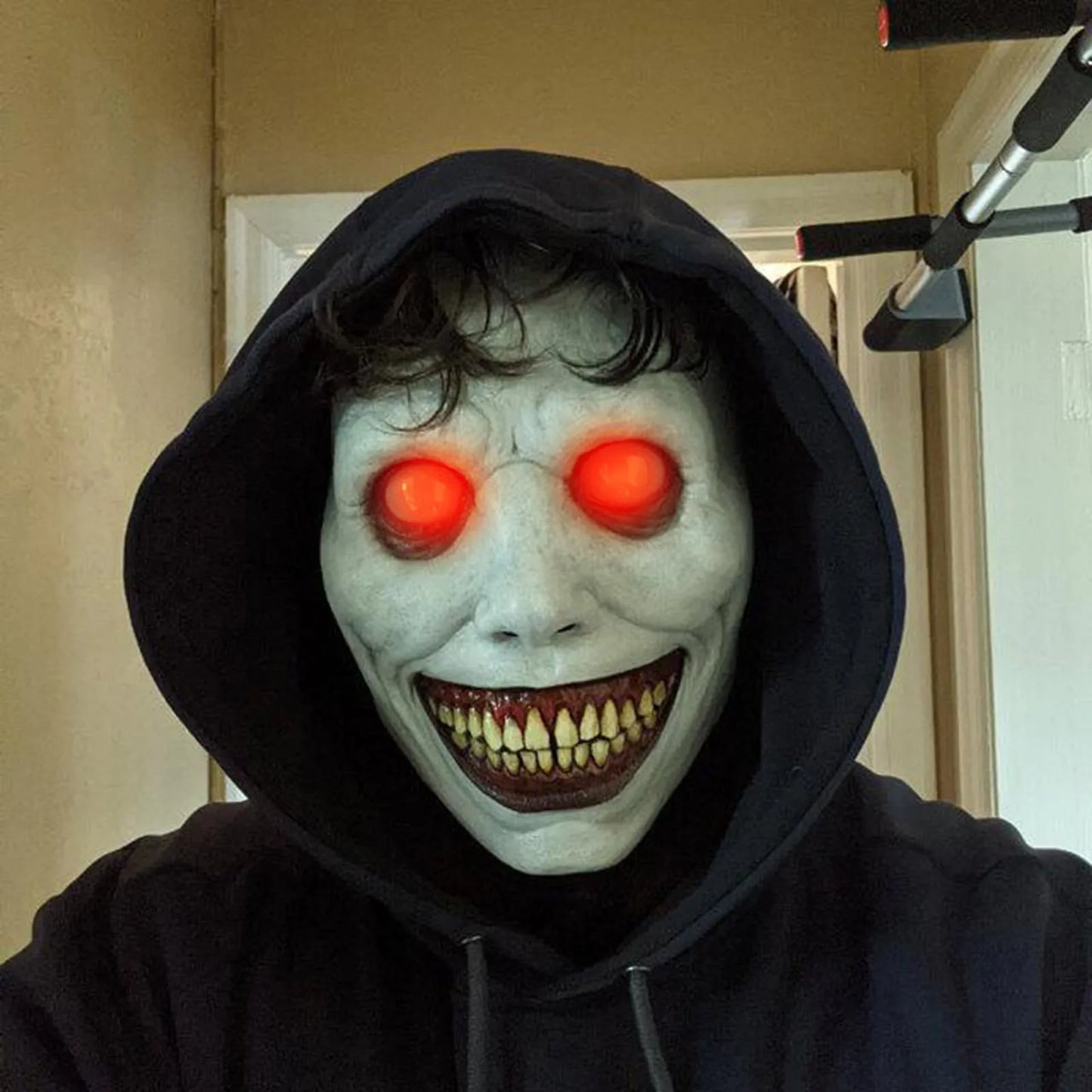 2021 Exorcist Demon Mask – Pure Horror in Every Detail!"
Unleash your inner demon with the 2021 Exorcist Horror Smile Mask – a terrifying mask that will send chills down your spine! Featuring a twisted, green face, white