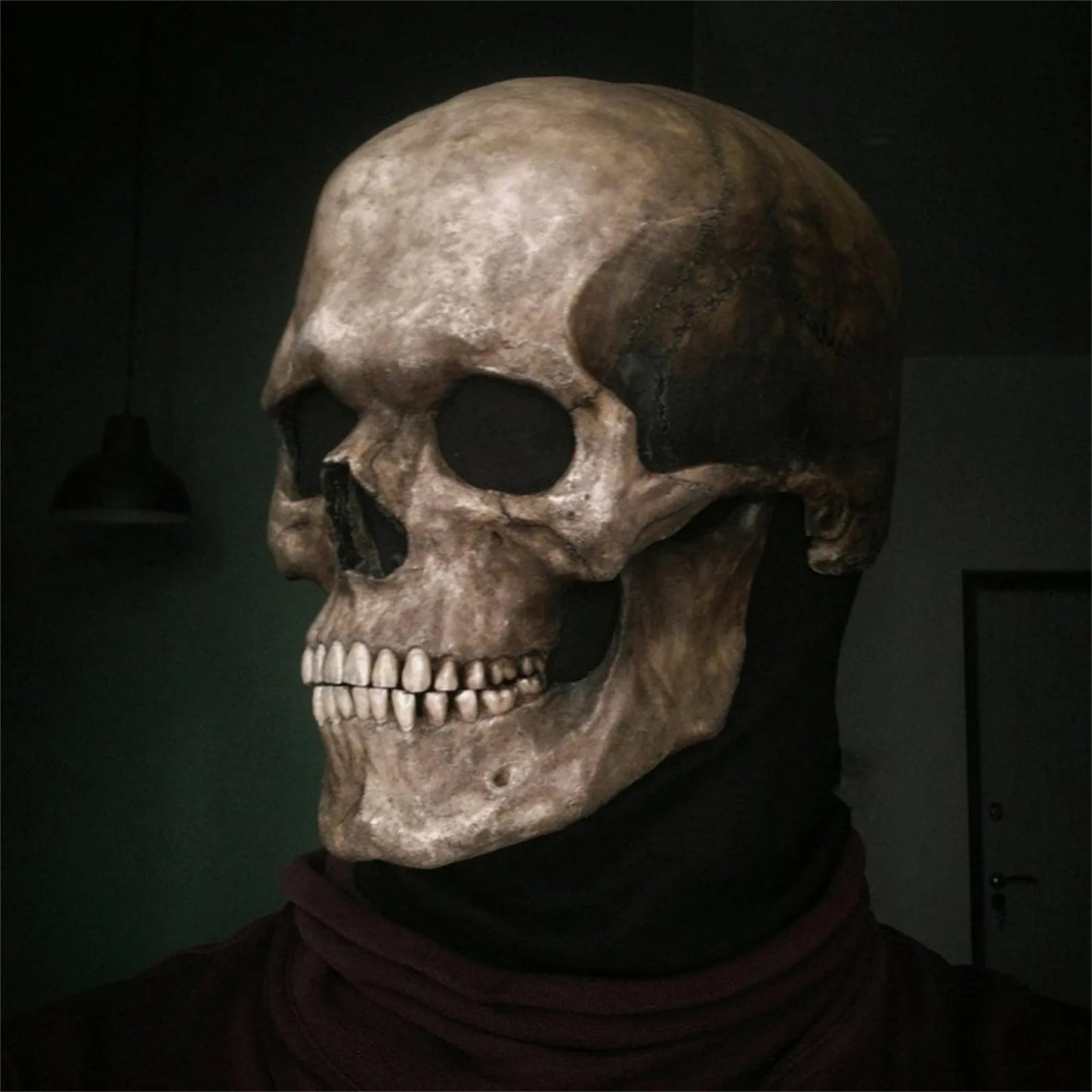Creepy Full Head Mask with Moving Jaw – Unleash Pure Horror!"
Transform into a nightmare with this Creepy Full Head Mask with Moving Jaw – the ultimate blend of realistic terror and interactive design. Made from high-qual