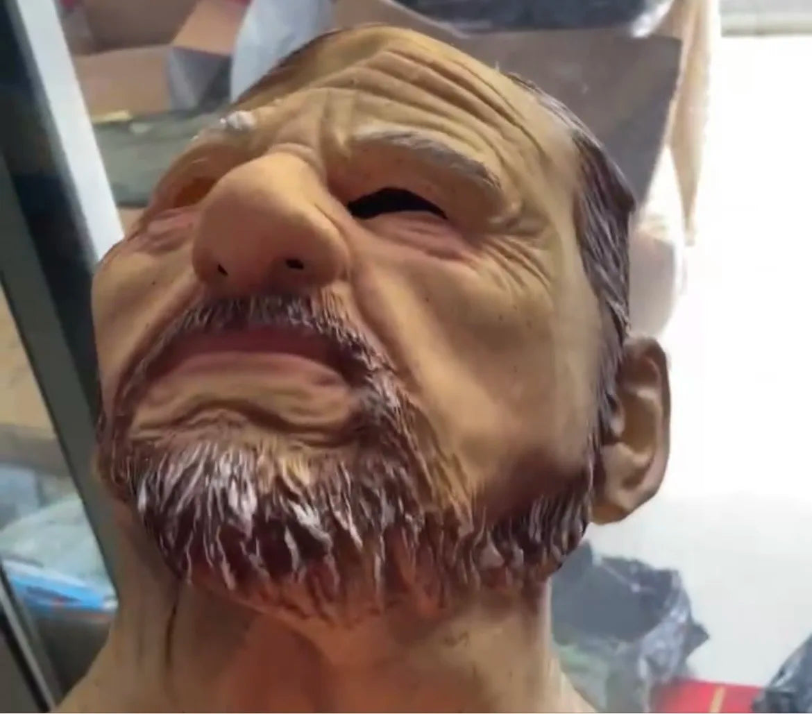 2024 Full Head Man Mask – The Ultimate Halloween Thriller!"
Get ready to scare and stun with the 2024 Full Head Man Mask – a disturbingly realistic mask that will be the center of attention at any Halloween party. Featuri
