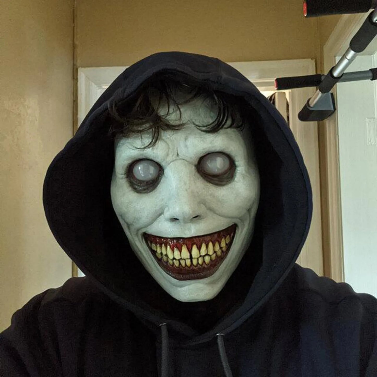 2021 Exorcist Demon Mask – Pure Horror in Every Detail!"
Unleash your inner demon with the 2021 Exorcist Horror Smile Mask – a terrifying mask that will send chills down your spine! Featuring a twisted, green face, white