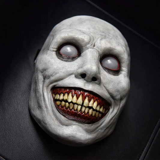 2021 Exorcist Demon Mask – Pure Horror in Every Detail!"
Unleash your inner demon with the 2021 Exorcist Horror Smile Mask – a terrifying mask that will send chills down your spine! Featuring a twisted, green face, white
