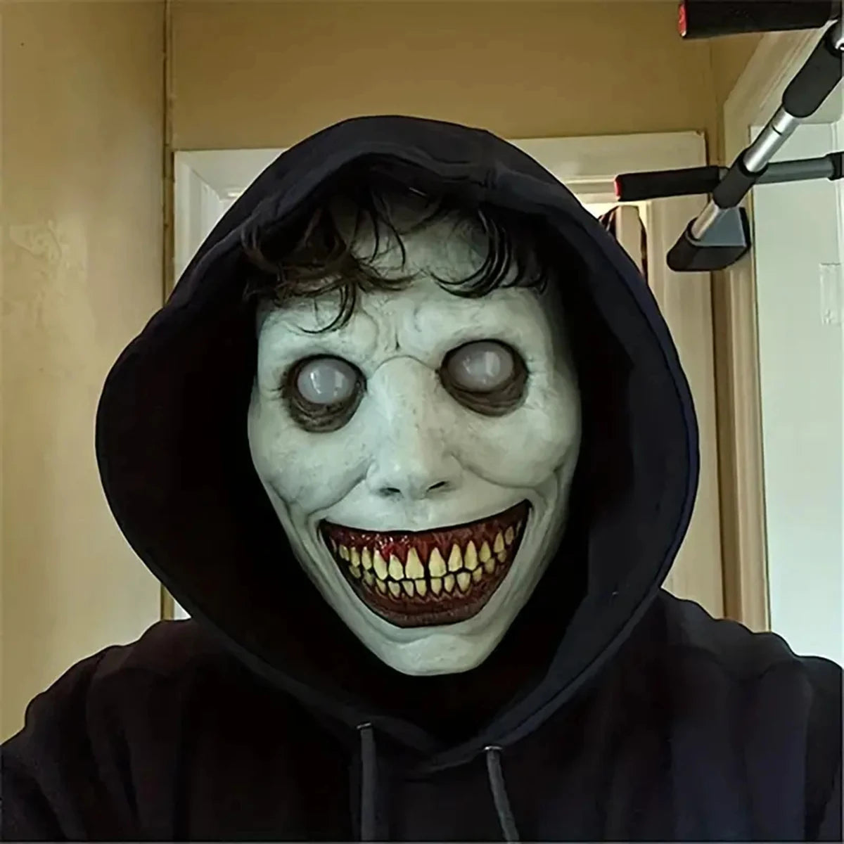 Evil Smiling Demon Halloween Mask – Unleash the Terror Within!"
Step into the world of pure evil with the Evil Smiling Demon Mask – a sinister and unsettling mask that will have everyone on edge. Featuring a wicked, mania