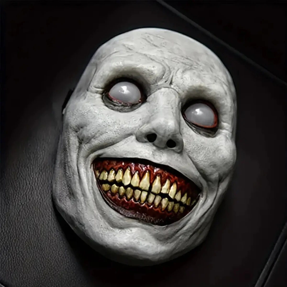 Evil Smiling Demon Halloween Mask – Unleash the Terror Within!"
Step into the world of pure evil with the Evil Smiling Demon Mask – a sinister and unsettling mask that will have everyone on edge. Featuring a wicked, mania